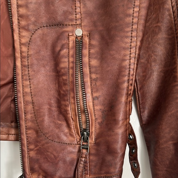 Moto Faux Leather Jacket with Vintage Distressed Look - Picture 5 of 6